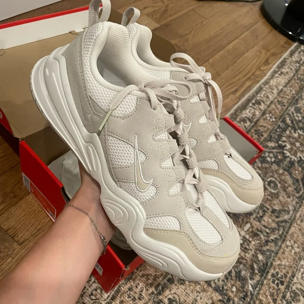 NWT Nike Tech Hera - Women’s 9 - Picture 3 of 7